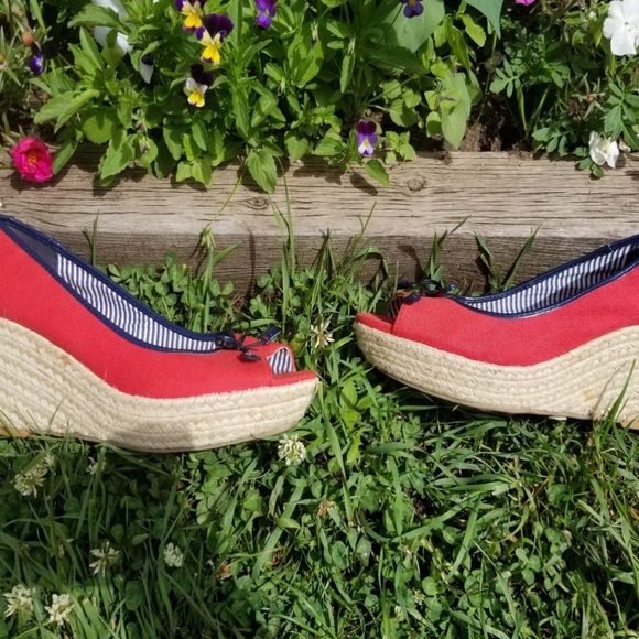Vintage Tommy Hilfiger wedges - Picture 2 of 2